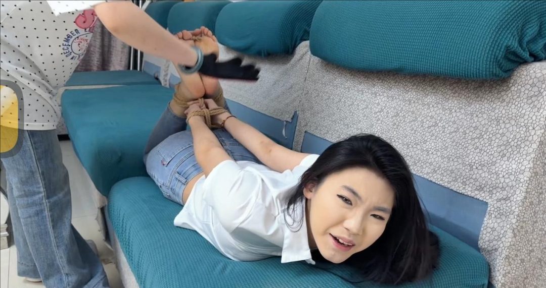 雯雯驷马挠痒体验 牙刷➕撸猫手套➕润滑液 笑出强大-7