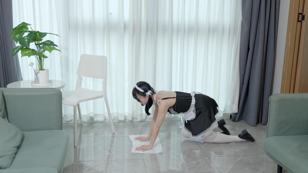 【小驴】唯美剧情微电影《女仆的一天》御姐vs萝莉-3