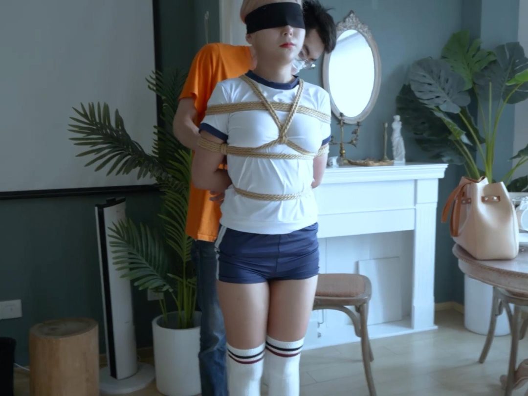 【红鲤鱼公映】小發早期白丝体操服+白丝女仆装紧缚-3