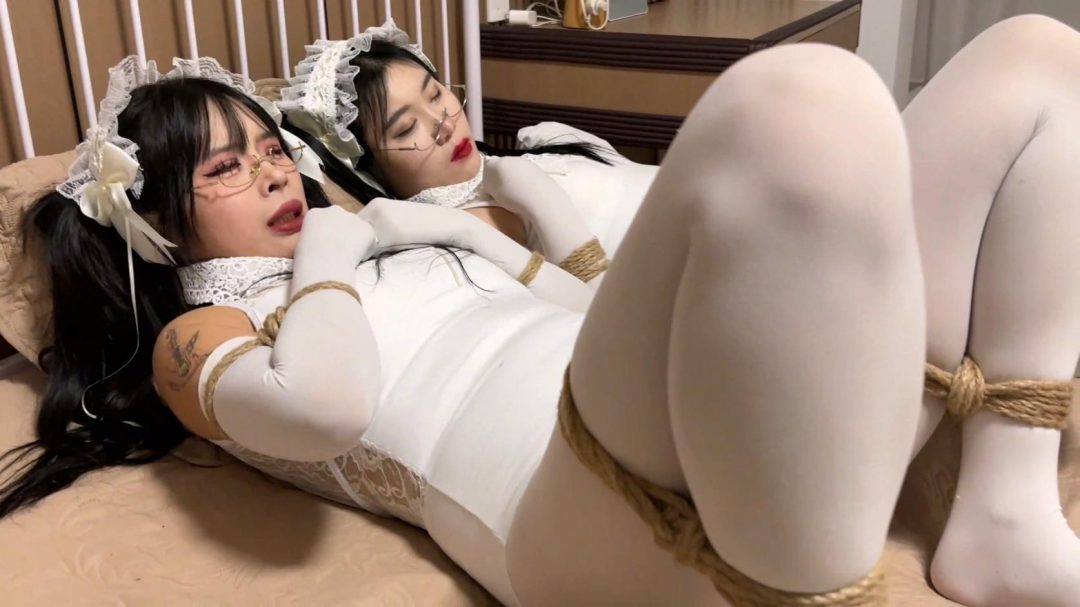 king 饱和式剧情 《美艳女杀手的洋娃娃生活01》吴晗回归！超丰满身材 s 级曼妮 丰满的2大美女 捆绑囚禁变成洋娃娃 伪装拘束 强悍性感的美女杀手变成洋娃娃，超强戏剧冲突！-5