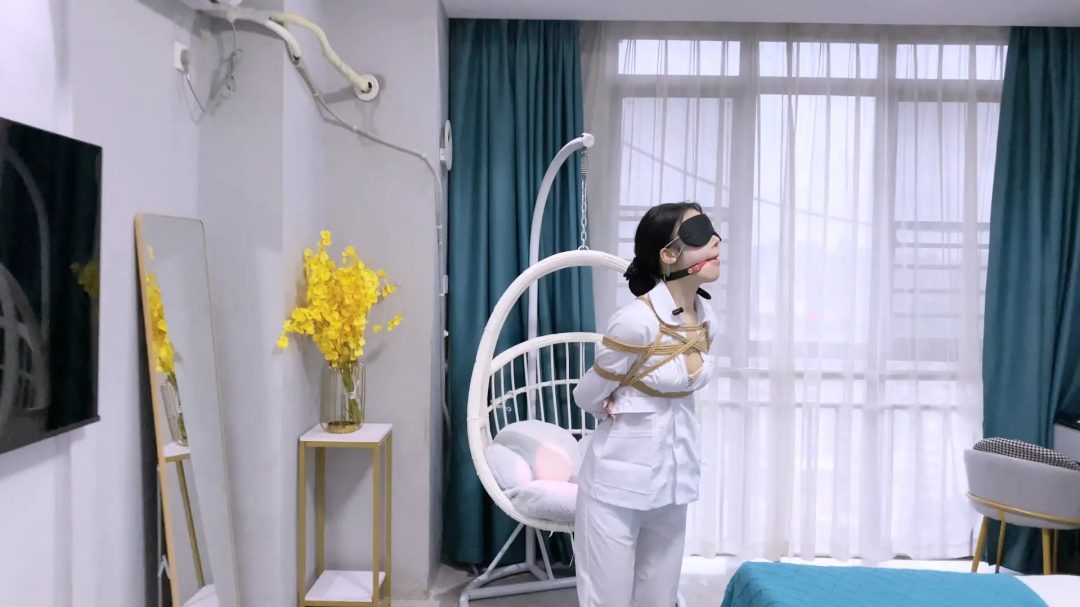 【嗷大喵】- 客户定拍-护士服+日式紧缚+胸缚+口球+高抬腿走路+带足钉走路+垫脚强制弓腰+强制抬头+电击+垫脚站立+流口水+强制M开腿+tk挠脚心等等-5