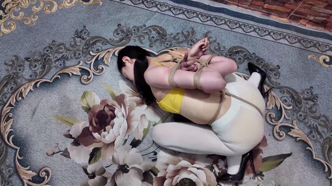 艺仙儿超级紧缚五花,后手并肘观音,后高手,每个姿式手臂变紫,超级享受的感觉-6