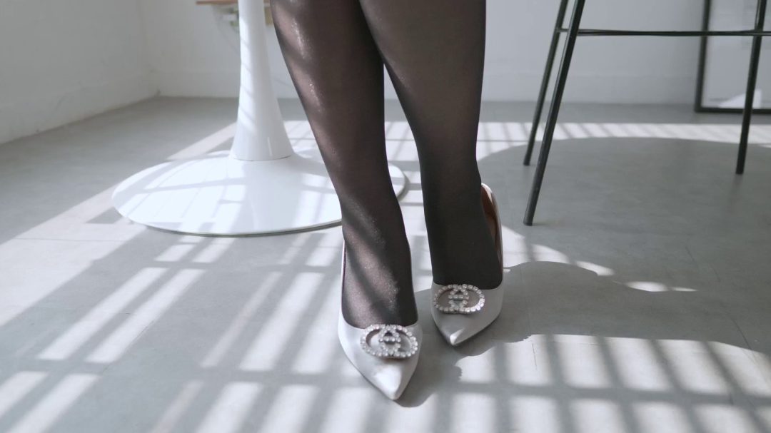 斜阳下的紧缚，胸缚，黑丝，口球，超短裙-4