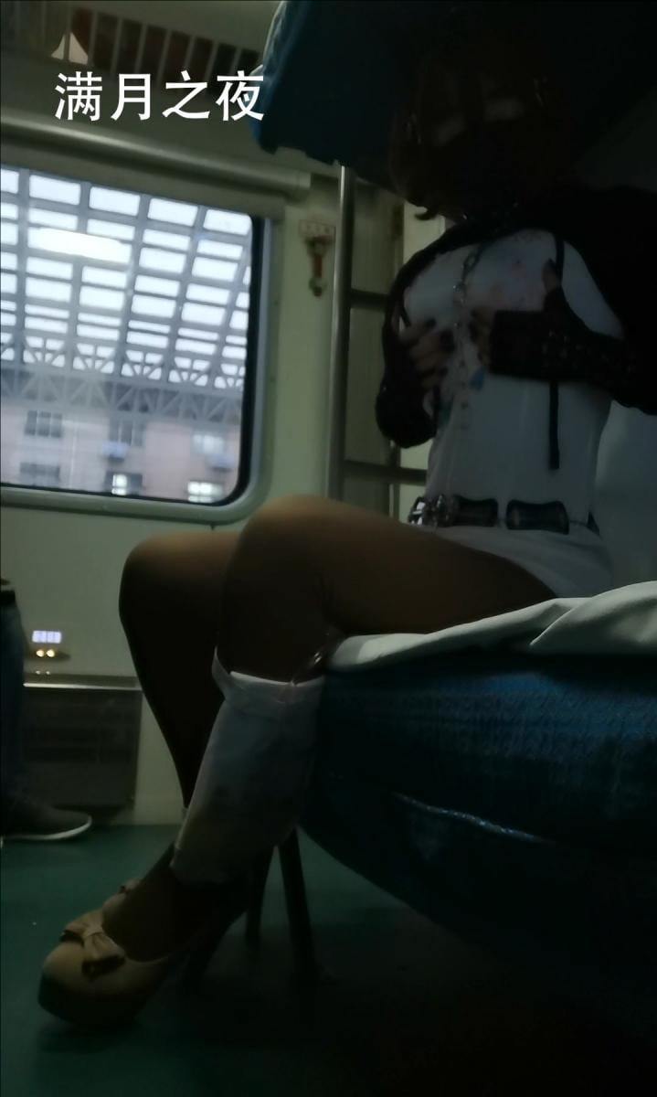 火车站乘车自拍-3