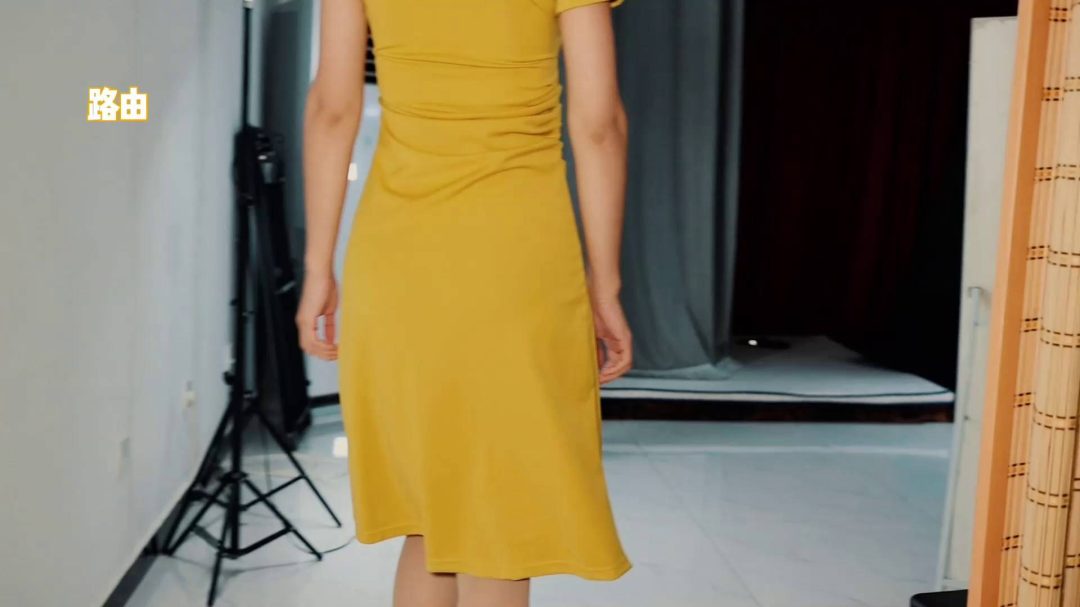 美人扎马步，翘臀挺胸，为何如此乖？-1