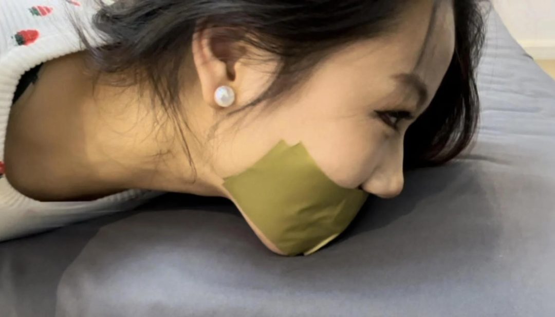 【小依】【小汪】【小杨】3个人的简单挣脱实验6，国庆前的最后一绑，交给了费时费力的木乃伊，缠的真累-9