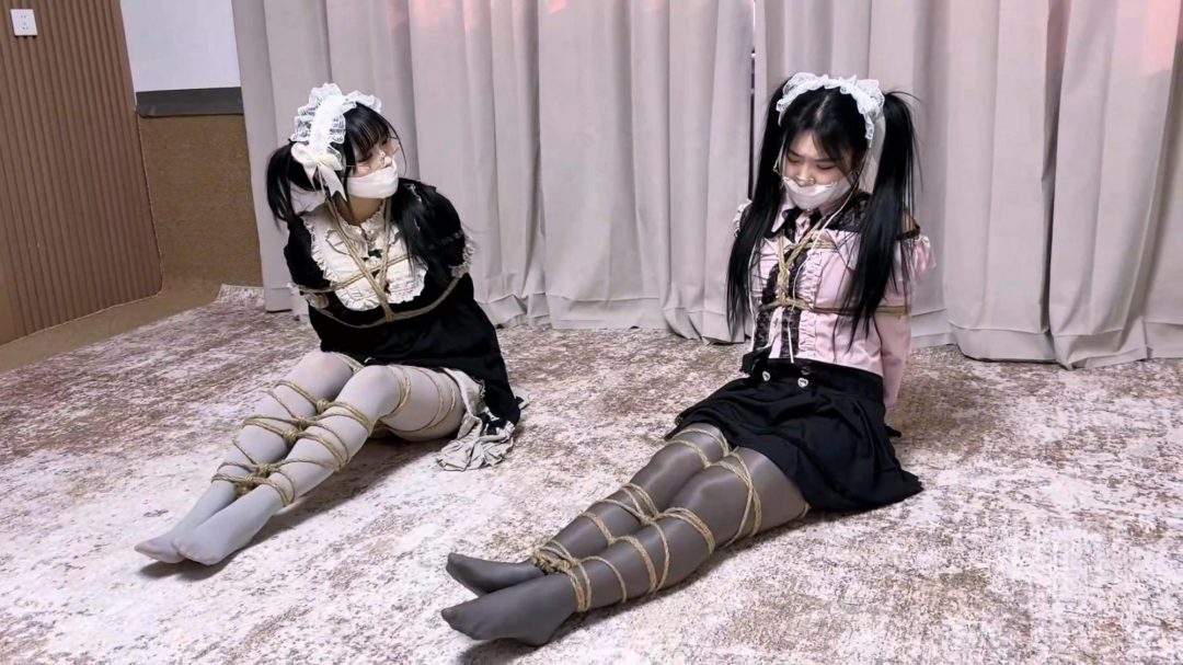 king的饱和式剧情《洋娃娃屋02》超有趣的设定 根据漫画改编 真人美女被强制变成洋娃娃 被超密集捆绑 只有眼珠乱转 吴晗 曼妮！-2