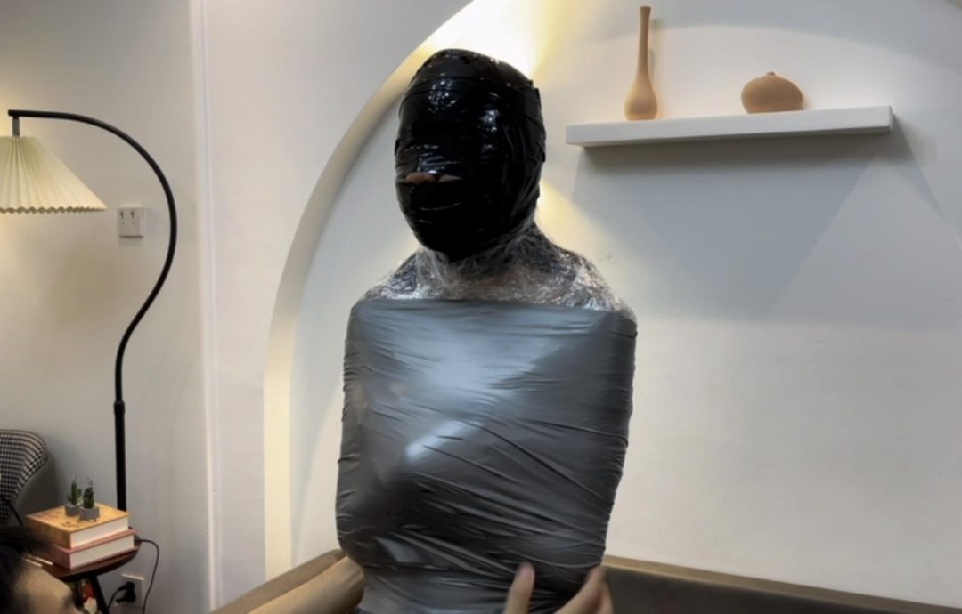 【小阳】纯享：呼吸限制3，银色胶带木乃伊，还有点不够？把高跟鞋，继续贴上-1