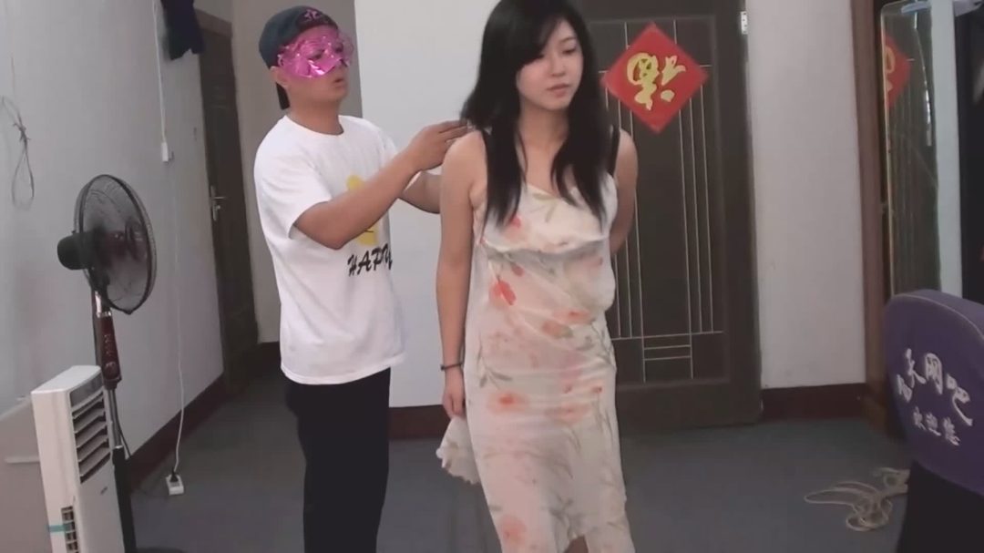 定拍漂亮模特雪儿性感透明睡裙捆绑-1