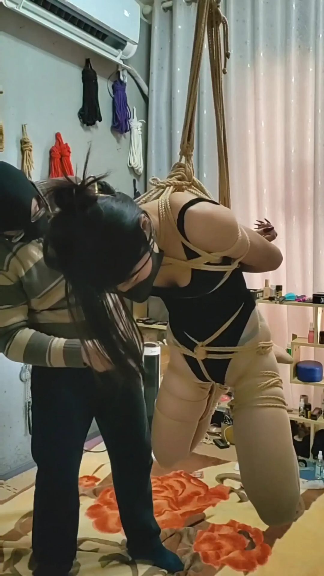 新模特小美！专业车模，敏感身材！-4