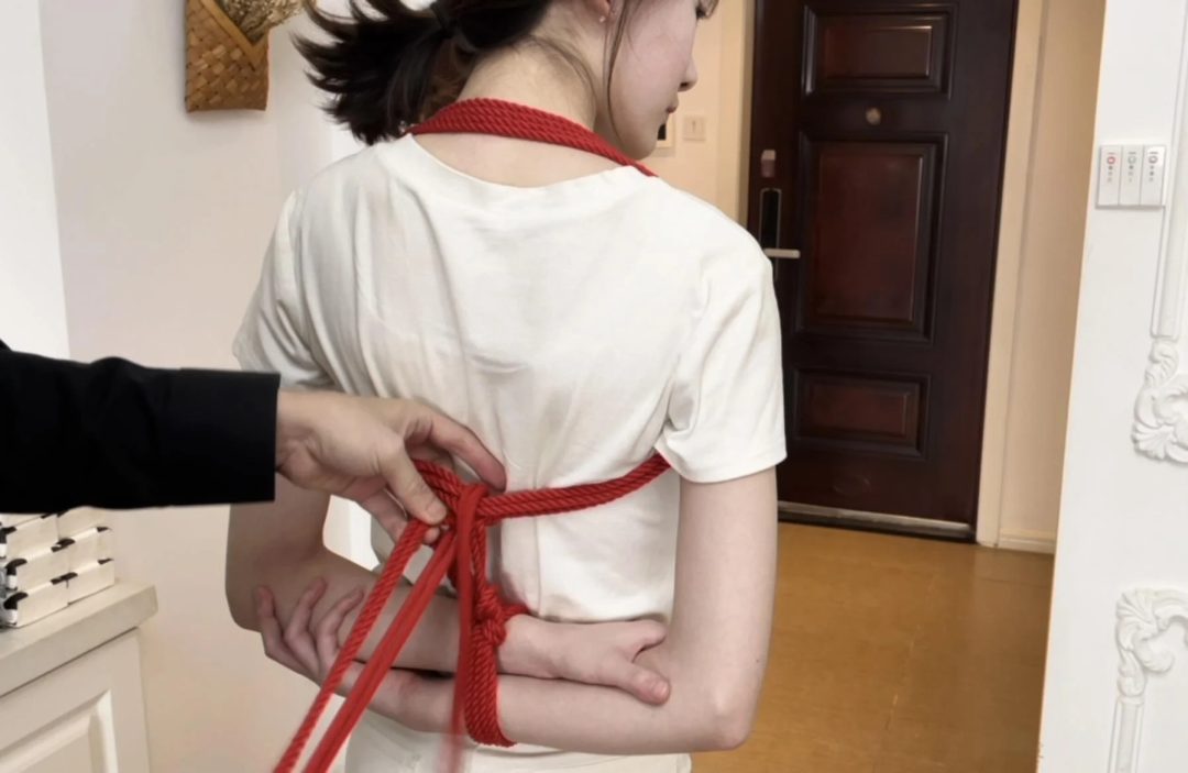 【小雪】 小雪的白丝，与驷马捆绑-2