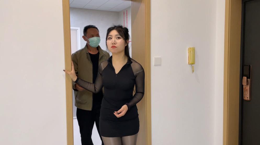 king云雀定拍《油光丝袜美女租客—粘液陷阱01》超清4k画质 粘液丝袜诱惑 性感油光灰色美女 遭遇粘液陷阱 嘴巴被粘液封死 脚上涂满了润滑油无法站立逃脱~-2