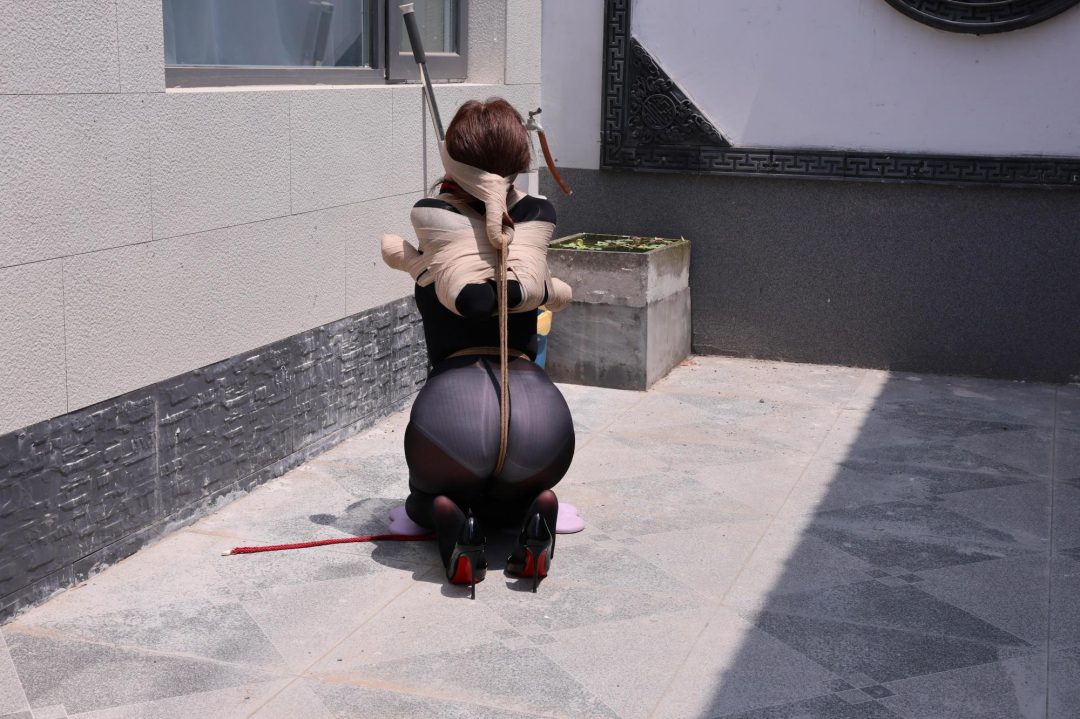 紧缚玩偶01-小鸡翘臀缚-2