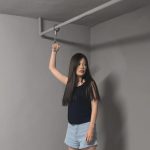 【鑫鑫工作室】新场地模特小涵出演女犯本系列第二部，四女囚系列之女大学生人案，周雨涵因故意s人被捕，户外逃窜被抓捕，户外指认现场，模拟监室新场地真实感飙升