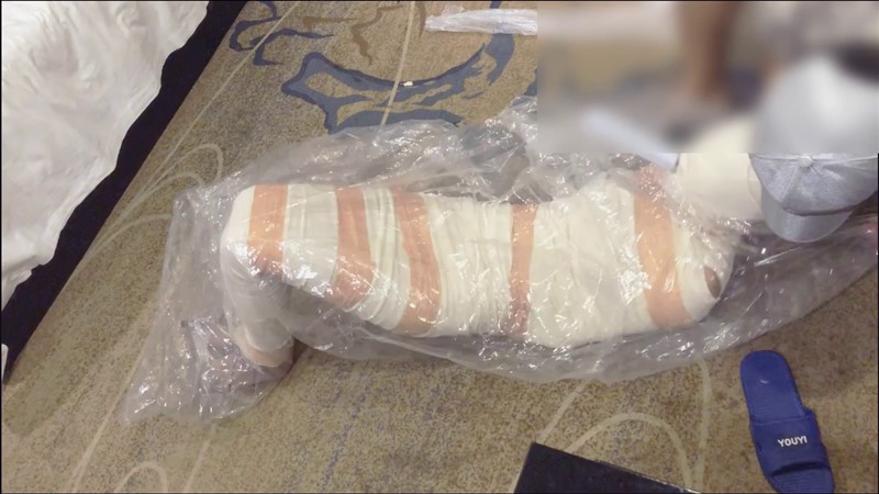 灰丝小清新超紧木乃伊包裹窒息一小时妹子已经意识模糊把自己当成了个木乃伊-6