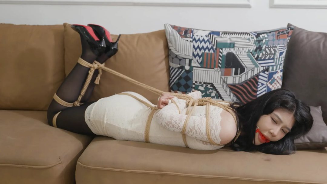 《网瘾紧缚治疗所》第三章 隔壁诊所来了个奇怪的客人-14