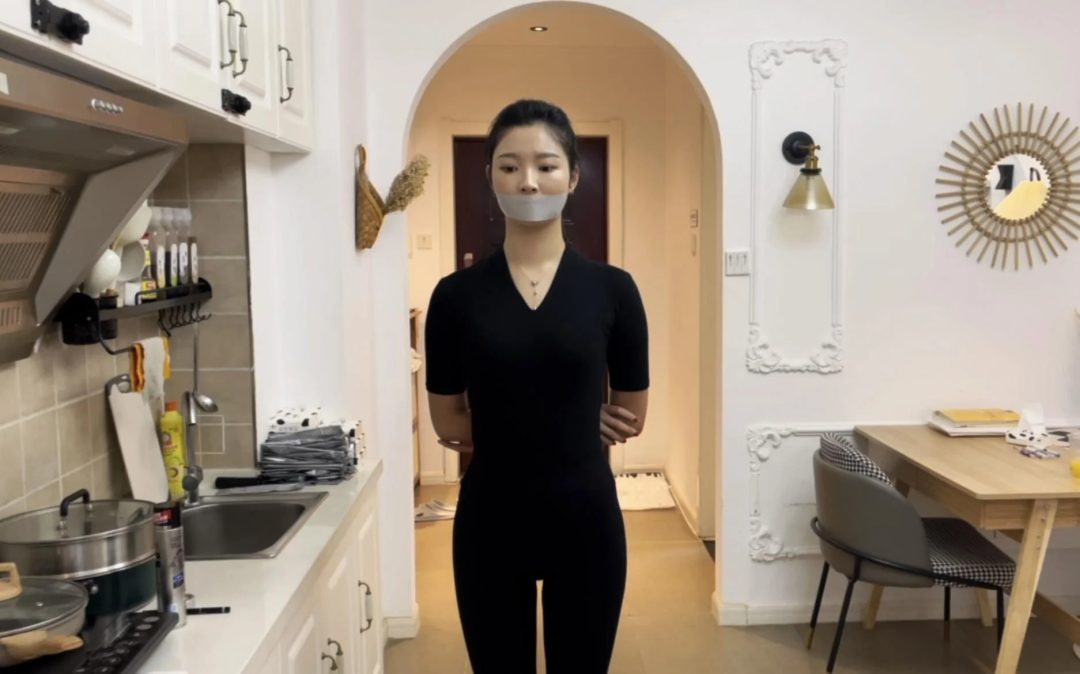 【小橙定拍】小橙的丝袜嘞嘴，与驷马缚，瑜伽裤+奶白色长裤，小橙很无奈，每次都被驷马~-1