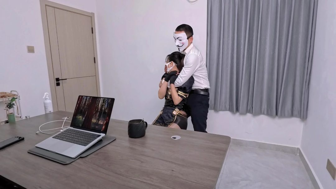 coser被迷晕做成真人手办放在办公室供老板玩赏（失禁/股绳/TD/折磨/强G/宁红夜cos）-2