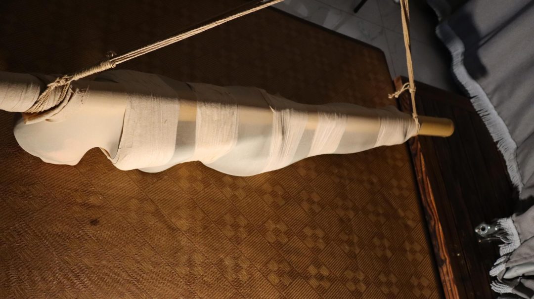 另类的丝袜木乃伊-5