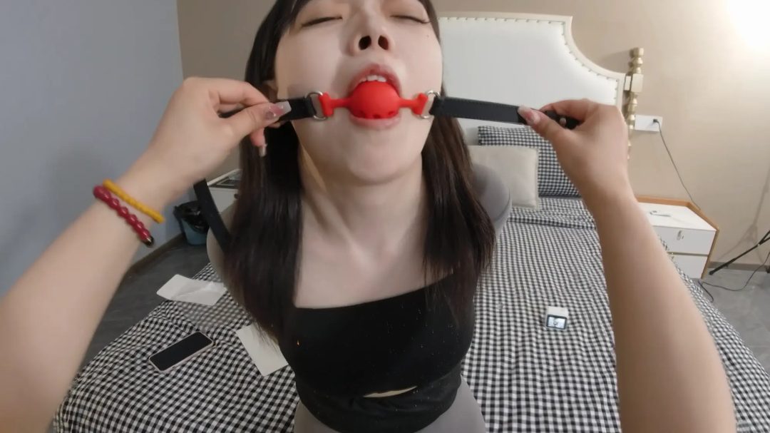 《网瘾紧缚治疗所》第四章 老客户复诊，所长用了最新研发的全包疗法-12