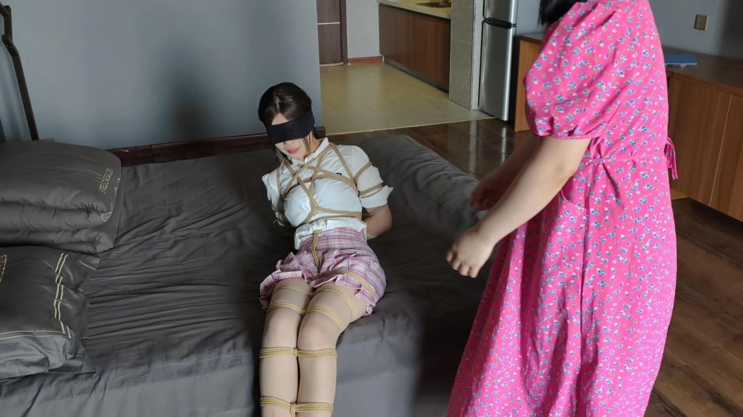 姐妹花 TK 怕痒 蛇缚 日式 手铐 互相挠痒-3