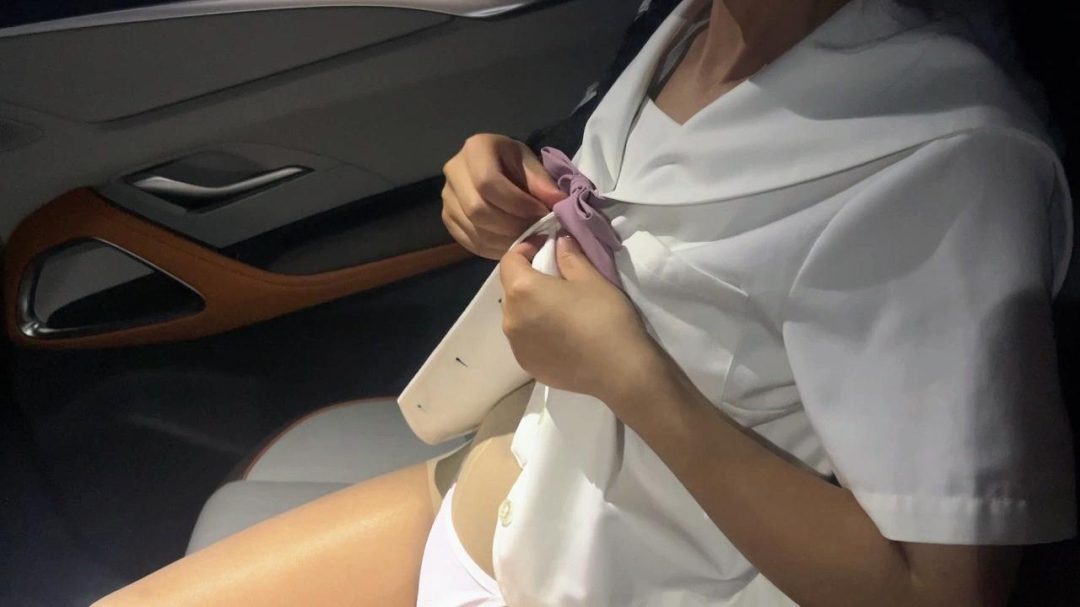 【臭脚妹妹】【户外露出-羞耻心PLAY】【内衣、肉丝、白丝、镣铐、捆绑、地库、楼道】-4