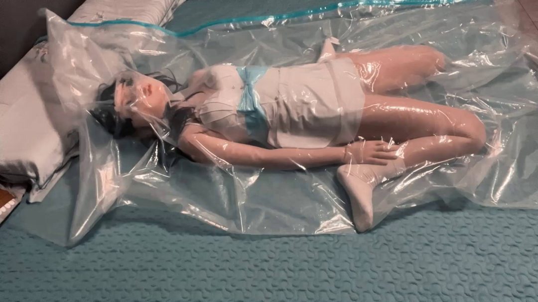 御姐反差变萌系可爱娃娃，kigurumi真空袋拘束-4