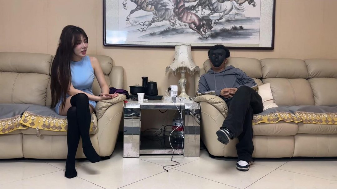 king定拍《超规模熟女安慈合集02 》只截取精彩片段 超诱惑模特安慈 猫眼紧身衣 女教师 双马尾水手服 应有尽有-4