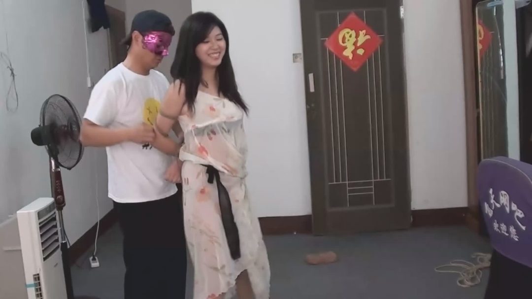 定拍漂亮模特雪儿性感透明睡裙捆绑-4