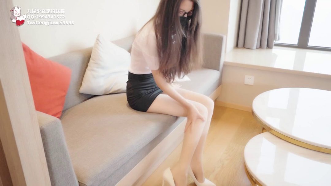 定拍高傲肉丝美腿女boss眼镜娘，惨遭拘束捆绑凌辱，十字捆绑+大字捆绑-1