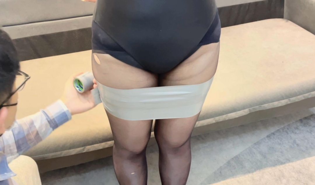 【小鹿】胶带的驷马+丝袜蒙脸，黑丝小脚，挣扎不停-3