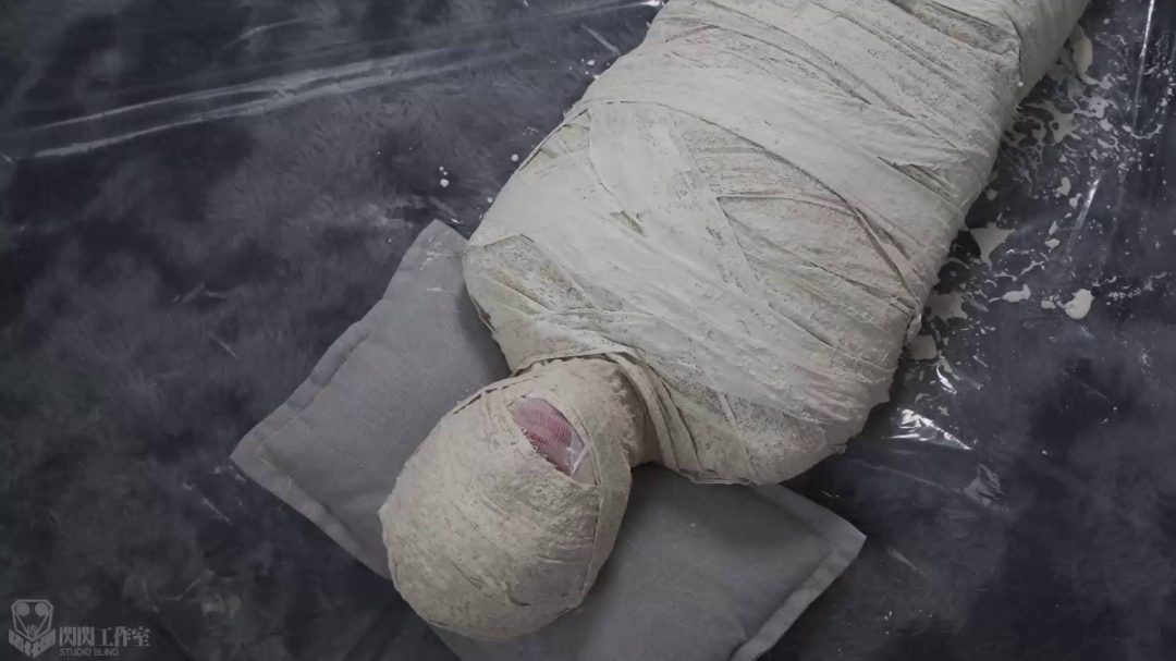 石膏绷带木乃伊-5