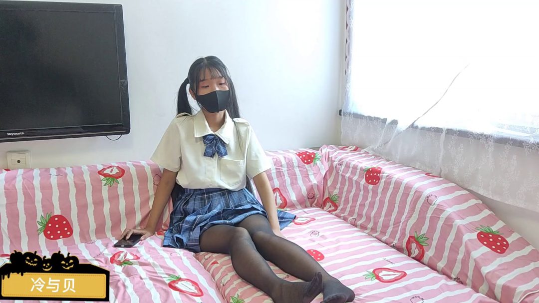 黑丝jk美少女 手颈枷+镣铐拘束tk挠痒-1