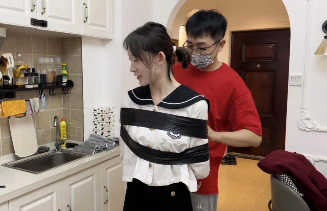 【新模小雪】【招模特】皮肤白皙、身材纤细的小雪，第一次试镜，体验绳艺与挣脱~-2