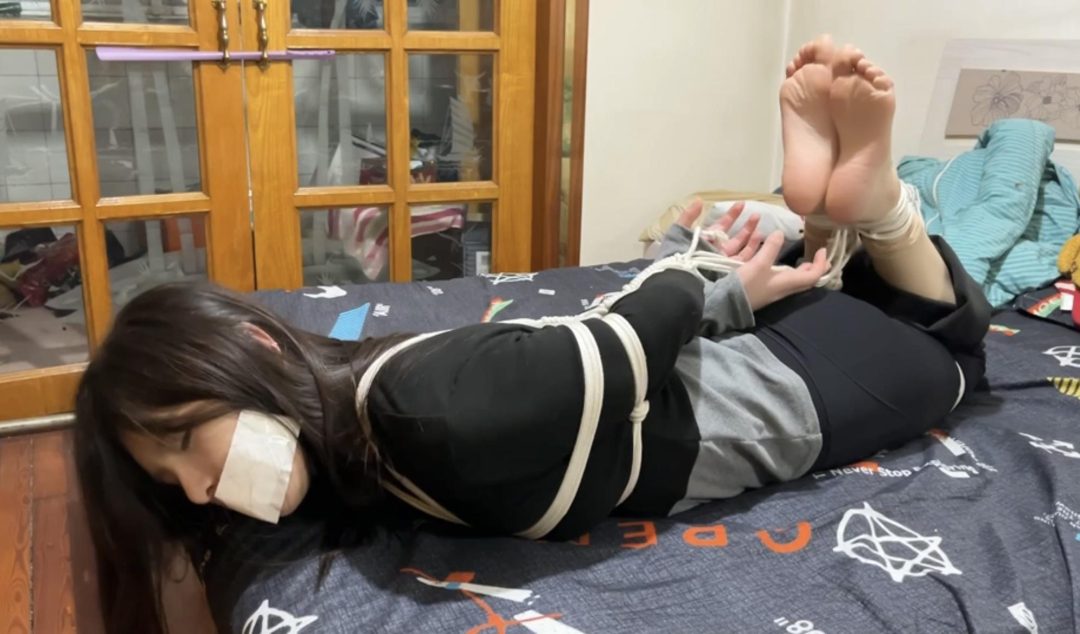 【缚艺录】【任我行】【小蛇】白袜、口球、胶带与光脚驷马-8