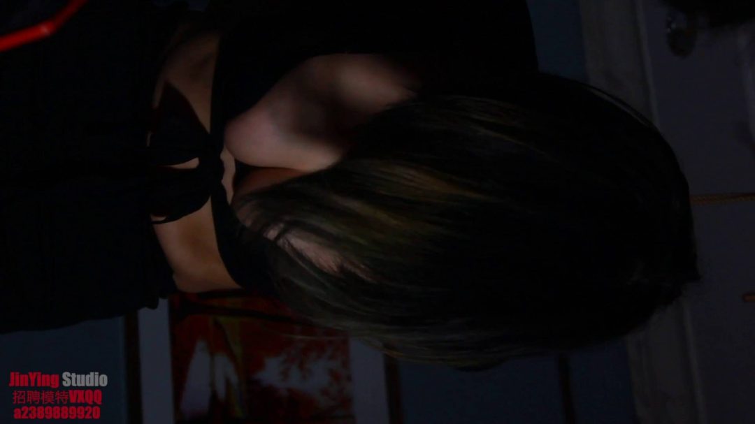 长腿大胸封嘴大力打屁股 拘束手臂 后手吊起 肉丝美腿绑-5