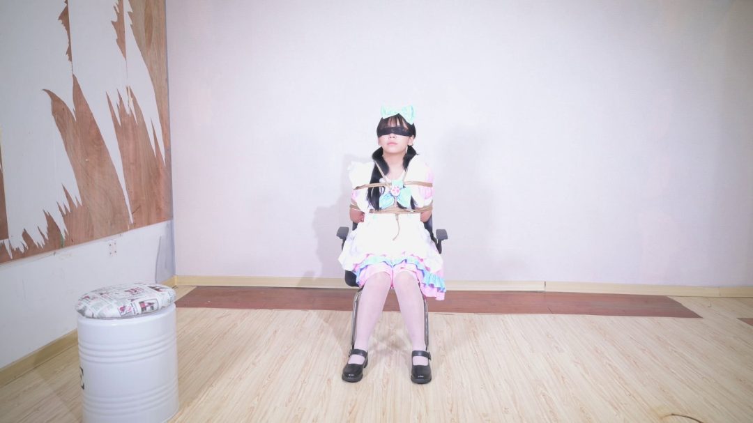 白丝椅缚鼻の虐—鼻涕、喷嚏-4