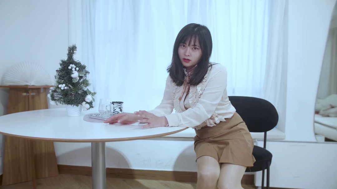 红色胶布，肉色丝袜-4