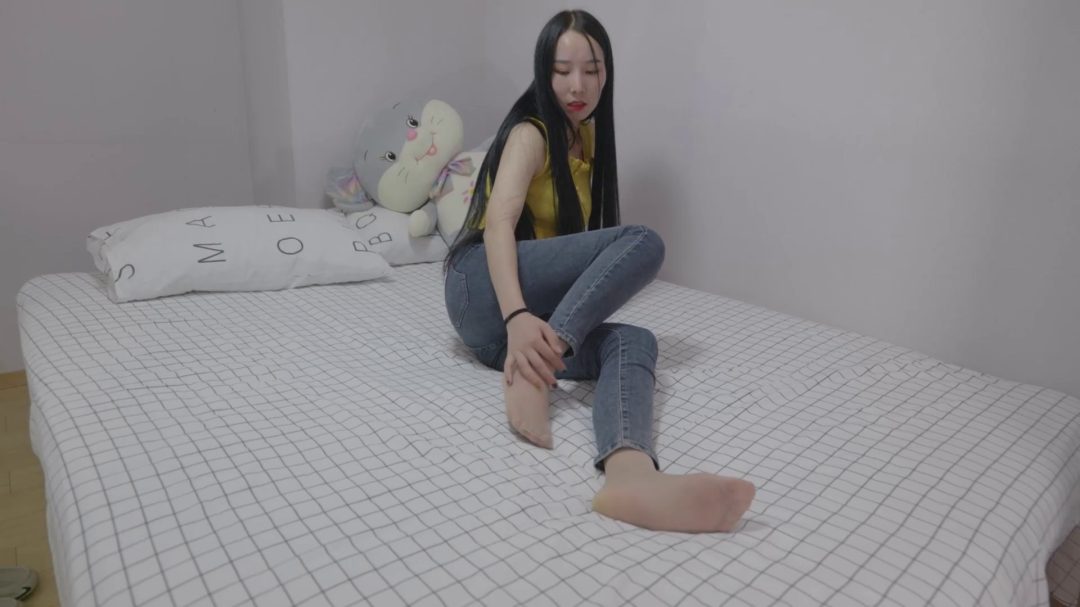 紧身牛仔裤与库里丝全身捆绑-2