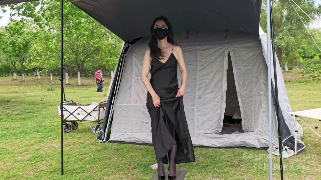 【Raymond】公园里的活体衣架one bar prison（户外+独立柱罚站架+封嘴贴+大露背+路人）-5