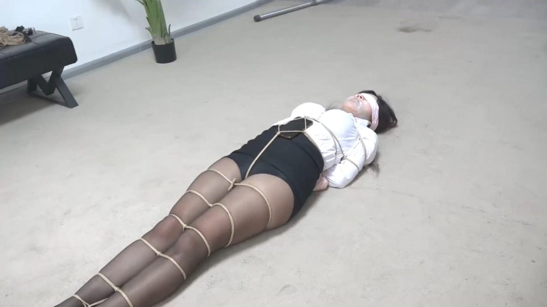 king定拍《did 美女侧写师02》 美女被机关设计定身炸弹 求救不成反而被加固拘束~-5