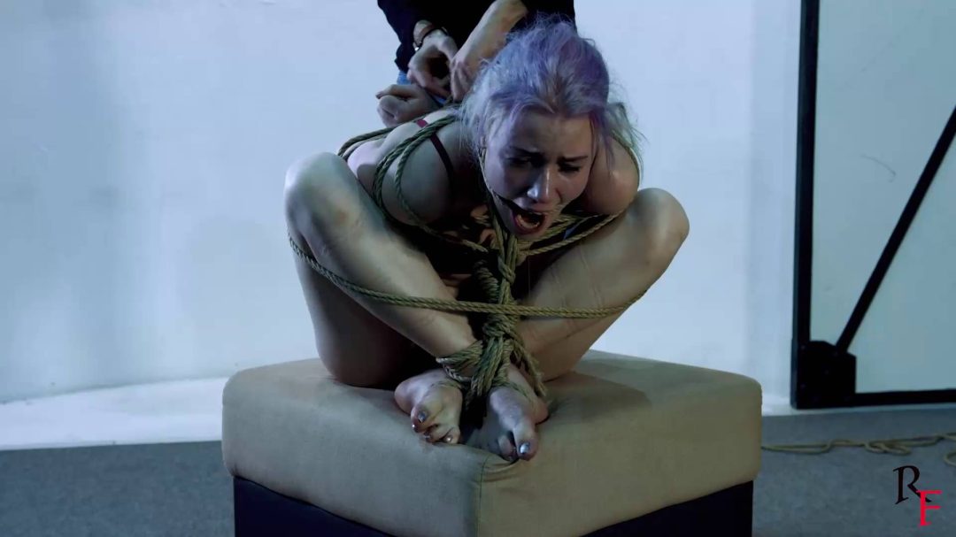 Astrid的极限紧缚-8