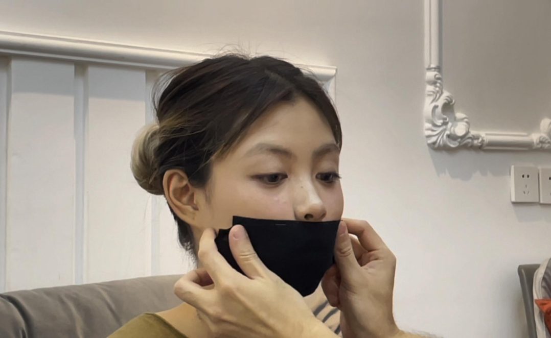 【小晗】黑丝与胶带的捆绑-5