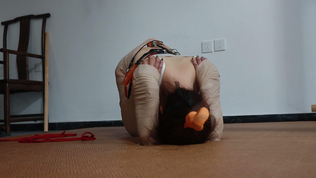 紧缚玩偶05-人形犬禁锢-4