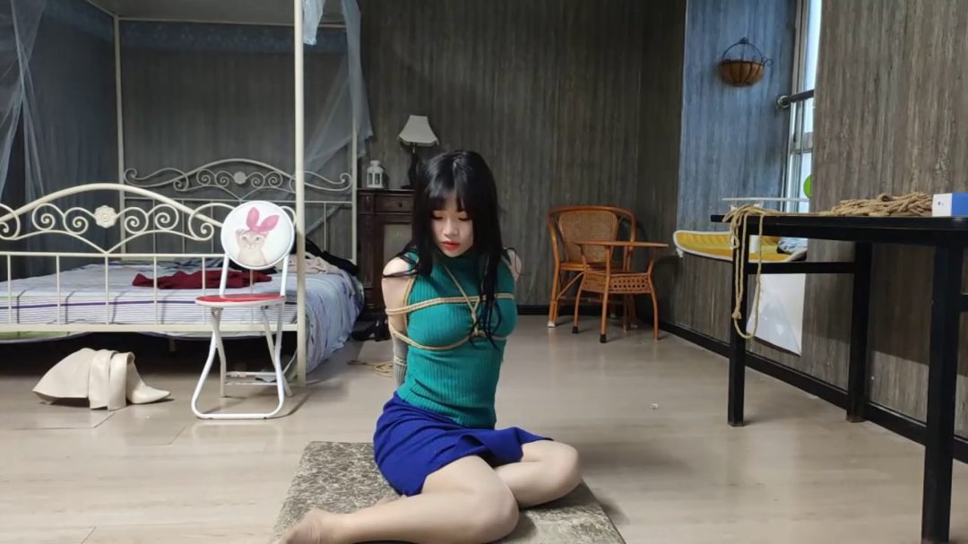 琛白毛衣蓝毛衣-8