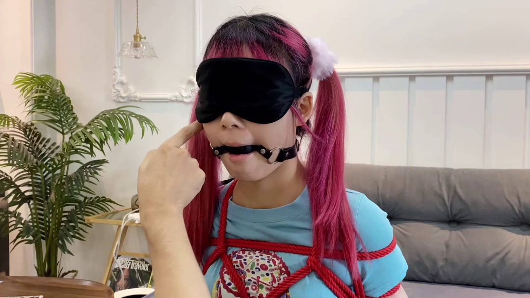 新模小汪，害羞的不想露脸，妥妥的双马尾萝莉一枚，cos社团的小美女-2