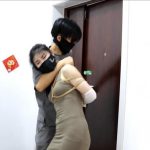 king定拍《挣扎的白丝丽人上》跆拳道美女被拘束捆绑 奋力挣扎结果中计被缚 真实疯狂挣扎