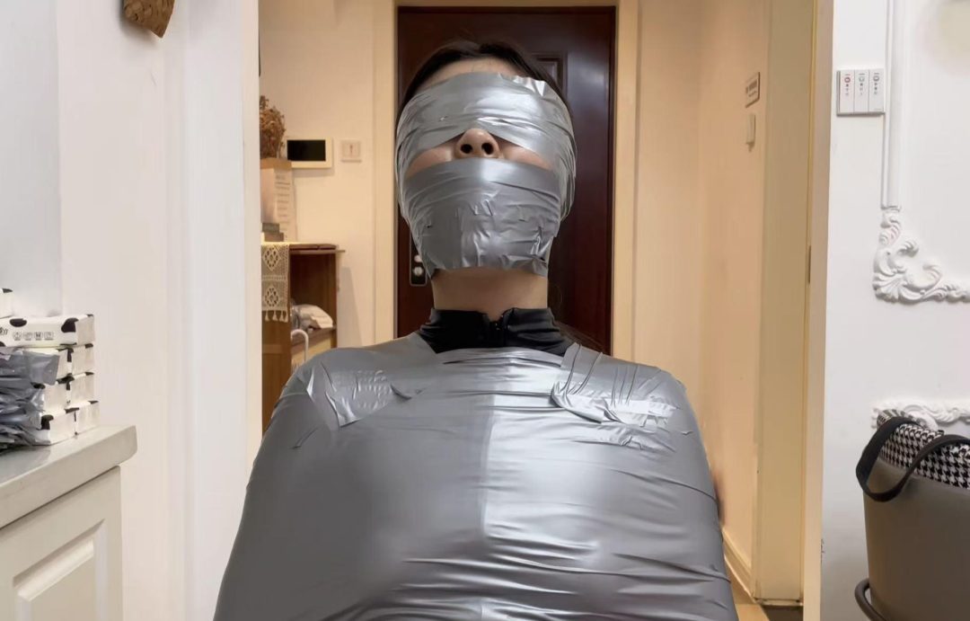 椅子上的银色胶带全包-6