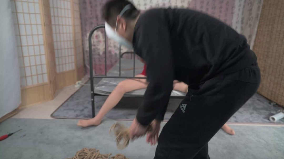 铁床上的装饰-4