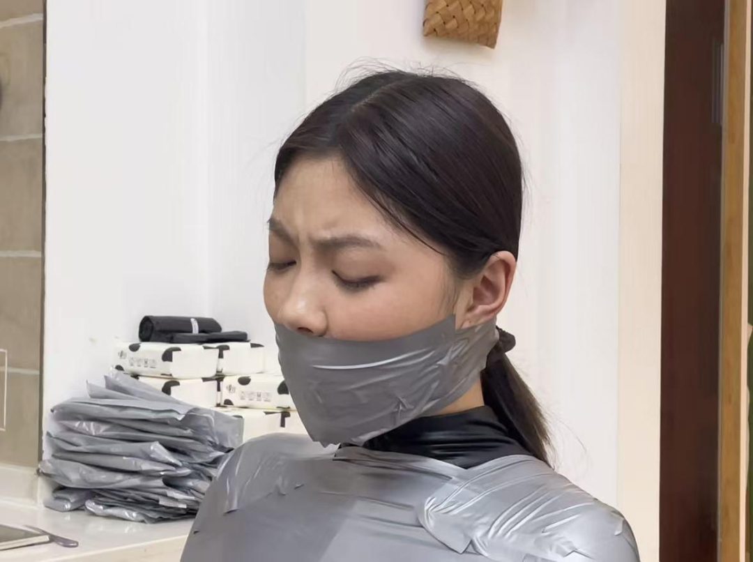 椅子上的银色胶带全包-4